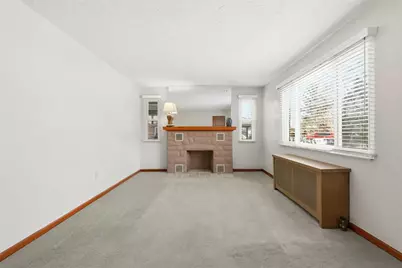 27 Ehle Ave, Kennedy Township, PA 15108 - Photo 7