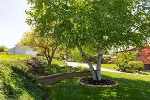 462 Adele Dr, North Huntingdon, PA 15642 - Photo 5