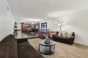 102 Rockwood Dr, Oakdale, PA 15071 - Photo 13