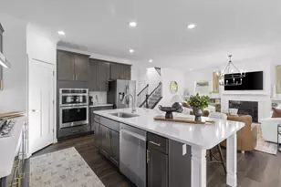 219 St.augustine St, Findlay Township, PA 15126 - Photo 3