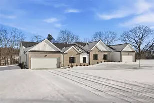 100-102 Huselton Dr, Penn Township, PA 16002 - Photo 1