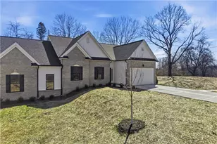 100-102 Huselton Dr, Penn Township, PA 16002 - Photo 3