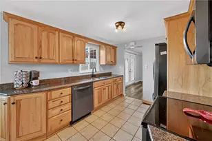 1279 Armstrong Dr, South Park, PA 15129 - Photo 11