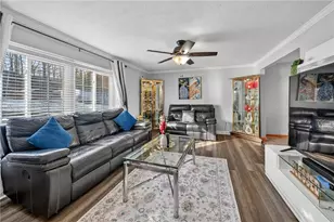 1279 Armstrong Dr, South Park, PA 15129 - Photo 9