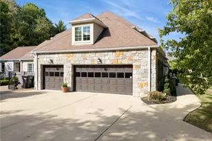 2080 St Ann Common, North Huntingdon, PA 15642 - Photo 3