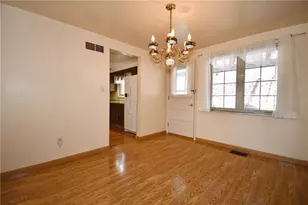 309 Holly Hill Dr, Ross Twp, PA 15237 - Photo 9