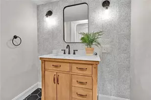 2461 Wedgewood Dr, Pittsburgh, PA 15090 - Photo 39