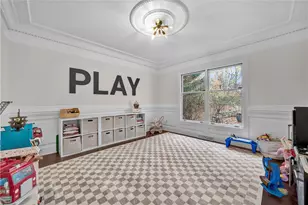 2461 Wedgewood Dr, Pittsburgh, PA 15090 - Photo 17