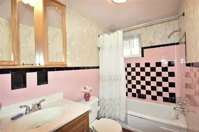 1549 Roosevelt Ave, South Park, PA 15129 - Photo 11