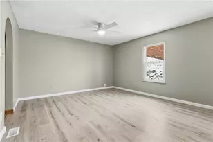 126 Villa Dr, Pittsburgh, PA 15214 - Photo 15