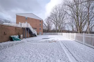 501 Camelot Dr, Pittsburgh, PA 15237 - Photo 3