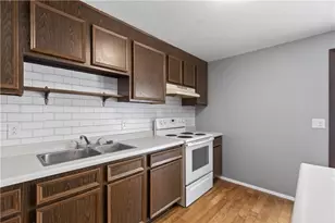 300 Moonridge Dr, Economy, PA 15042 - Photo 13