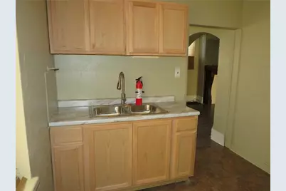 4829 Lougean Ave, Pittsburgh, PA 15207 - Photo 9