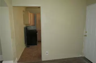 4829 Lougean Ave, Pittsburgh, PA 15207 - Photo 5