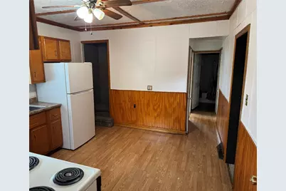 283 Argyle St, Petrolia, PA 16050 - Photo 9