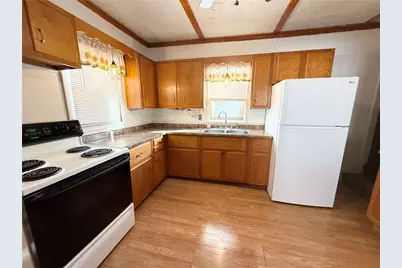 283 Argyle St, Petrolia, PA 16050 - Photo 11