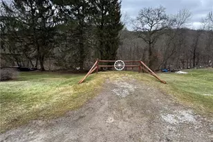 283 Argyle St, Petrolia, PA 16050 - Photo 27