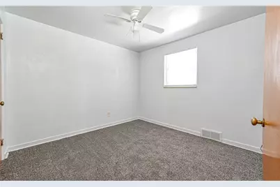 388 Collins Drive, Pittsburgh, PA 15235 - Photo 11