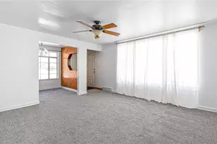 388 Collins Dr, Pittsburgh, PA 15235 - Photo 3