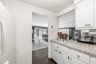 1500 Cochran Road #703, Scott Township, PA 15243 - Photo 13