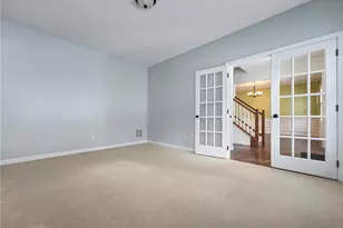 1086 Woodlawn Dr, North Strabane, PA 15317 - Photo 9