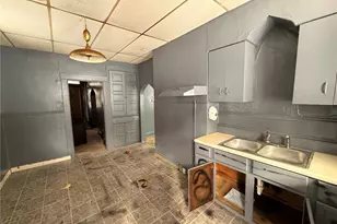 420 Parkwood Rd, Pittsburgh, PA 15210 - Photo 7