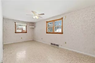 153 Pleasant Hills Blvd, Pittsburgh, PA 15236 - Photo 17