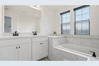 239 Truth Cir, Jackson Township, PA 16037 - Photo 19