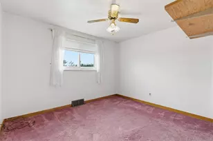 1241 Pleasantvue Dr, Pittsburgh, PA 15227 - Photo 11