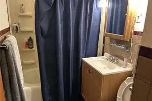 816 Indiana Ave, Farrell, PA 16121 - Photo 11