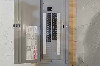 310 Hamilton Ave, Farrell, PA 16121 - Photo 27