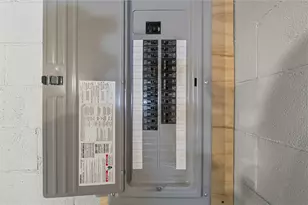 310 Hamilton Ave, Farrell, PA 16121 - Photo 27