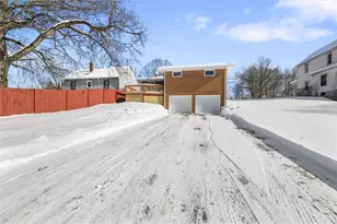 310 Hamilton Ave, Farrell, PA 16121 - Photo 31