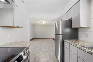 310 Hamilton Ave, Farrell, PA 16121 - Photo 9