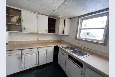 220 Mylan St, Oil City, PA 16301 - Photo 3