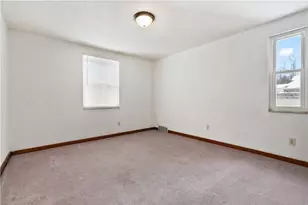 1034 Elwell St, Pittsburgh, PA 15206 - Photo 11