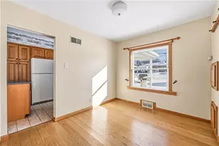 96 N Cres Dr, Hermitage, PA 16148 - Photo 9