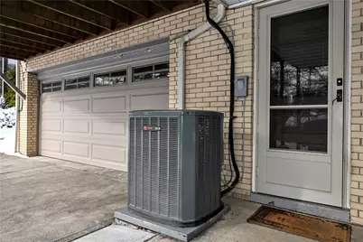 4355 E Barlind Dr, Pittsburgh, PA 15227 - Photo 37