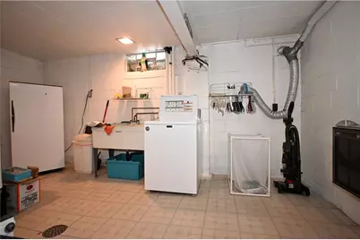 4355 E Barlind Dr, Pittsburgh, PA 15227 - Photo 31