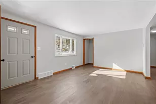 678 Colonial Manor Rd, North Huntingdon, PA 15642 - Photo 3