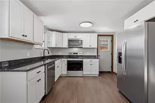 678 Colonial Manor Rd, North Huntingdon, PA 15642 - Photo 9