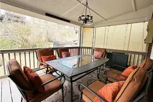 1210 Pemberton St, Pittsburgh, PA 15212 - Photo 9