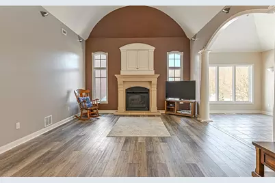 807 Gallant Fox Ln, Cranberry Township, PA 16066 - Photo 9