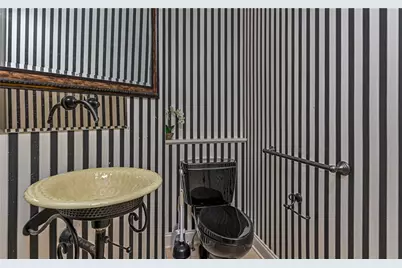 807 Gallant Fox Ln, Cranberry Township, PA 16066 - Photo 17