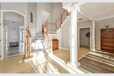 807 Gallant Fox Ln, Cranberry Township, PA 16066 - Photo 5