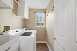 213 Oak Highland Dr, Moon/Crescent Twp, PA 15108 - Photo 13