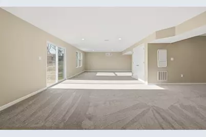 510 Gardenia Dr, Rostraver, PA 15012 - Photo 15