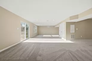 510 Gardenia Dr, Rostraver, PA 15012 - Photo 15