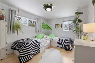 824 Foxland Dr, Pittsburgh, PA 15243 - Photo 29