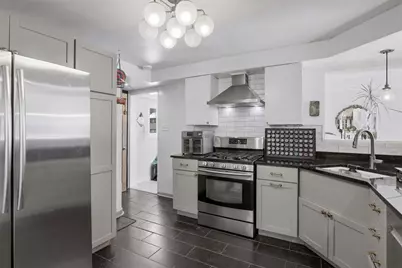 824 Foxland Dr, Pittsburgh, PA 15243 - Photo 17